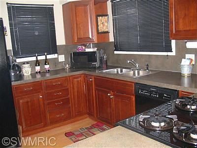 4th image of 6869 Goldenrod Dr NE