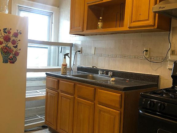 5th image of 8735 165th St Floor 2