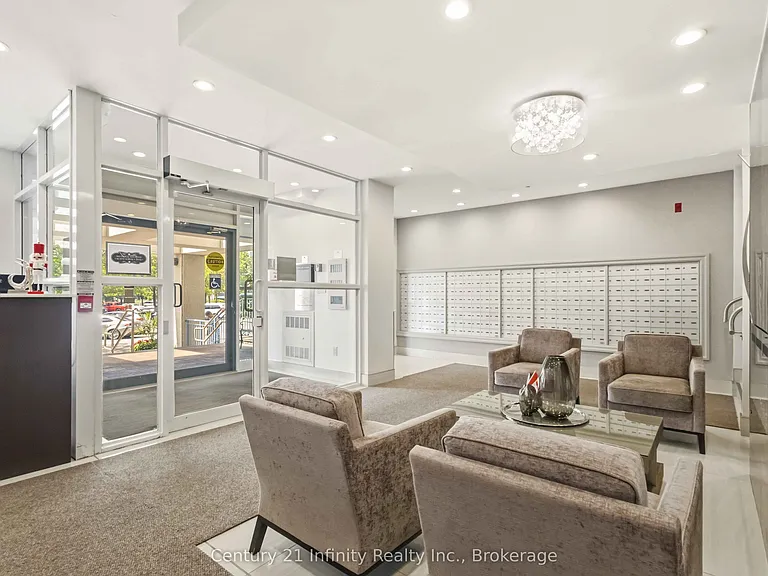 340 Watson St W #510 — Photo 3