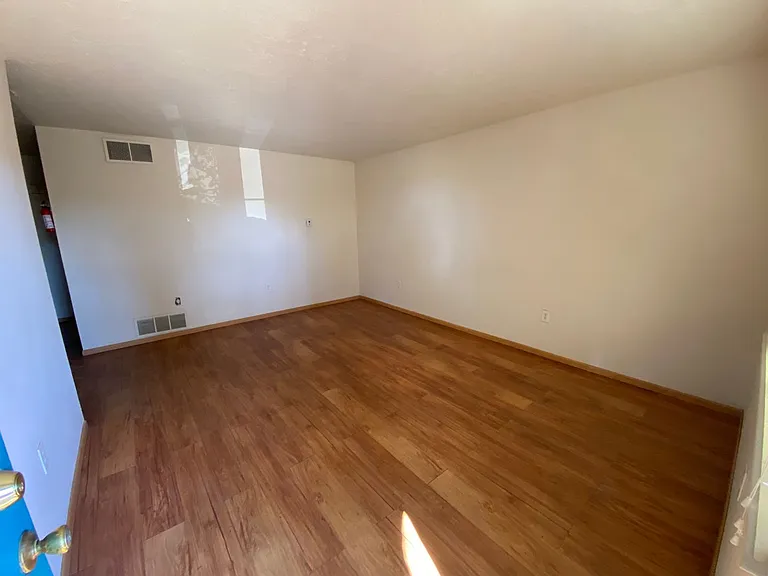 124 Harvard Dr SE — Photo 16