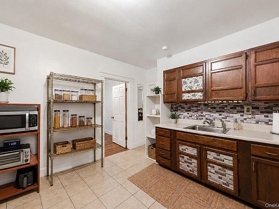 4th image of 34 Spring Street