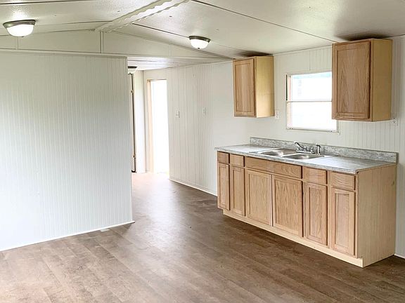 2nd image of 2081 Oakshire Rd #20