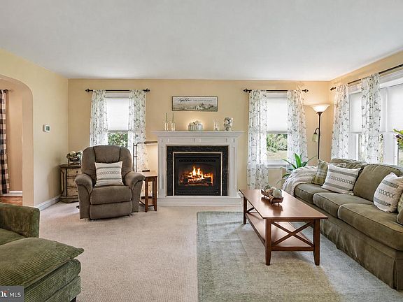 4th image of 107 Cameron Dr