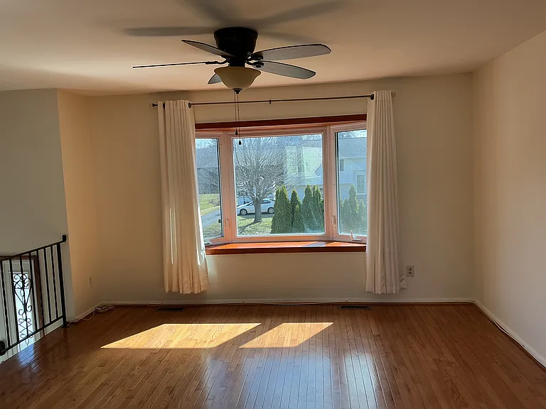 2 Dyer Dr — Photo 4
