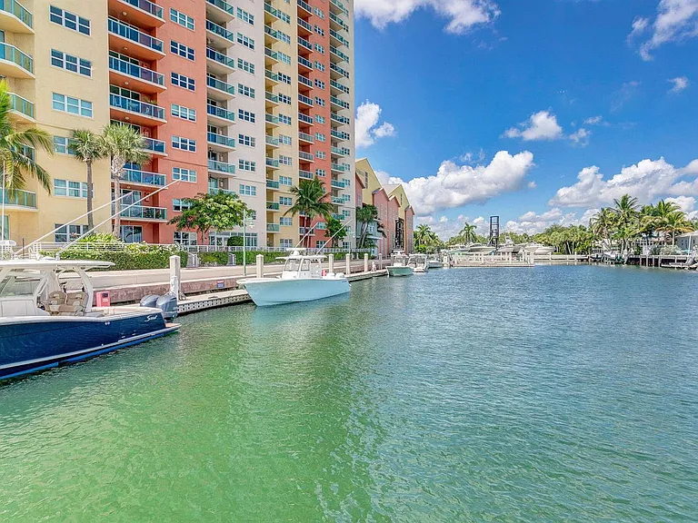 2650 Lake Shore Dr #2303 — Photo 32