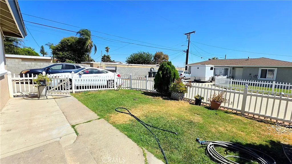 3 bed, 4010 sqft, $2,695 — Photo 3
