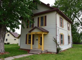 401 N Garfield St, Oblong, IL 62449