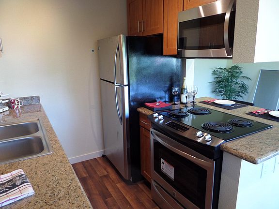 4th image of 805 N J St APT 5