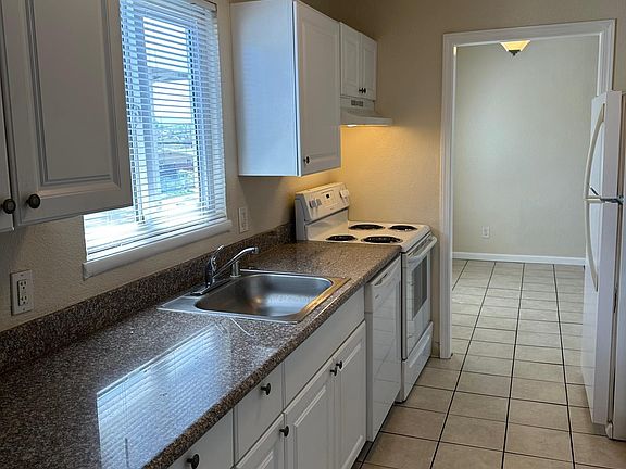 Kitchen with dishwasher