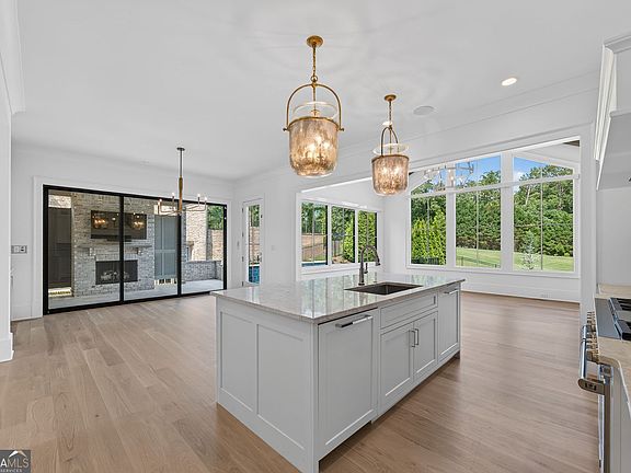 3rd image of 3615 Cottage Dr