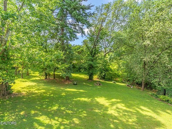 3rd image of 5316 Parkridge Dr