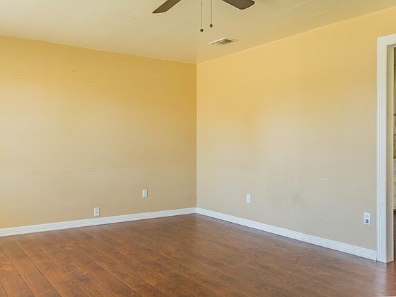 4th image of 2418 W 12th St