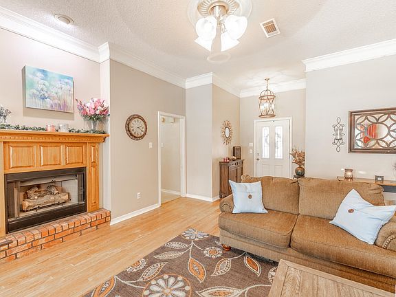 4th image of 232 Knoll Creek Cir