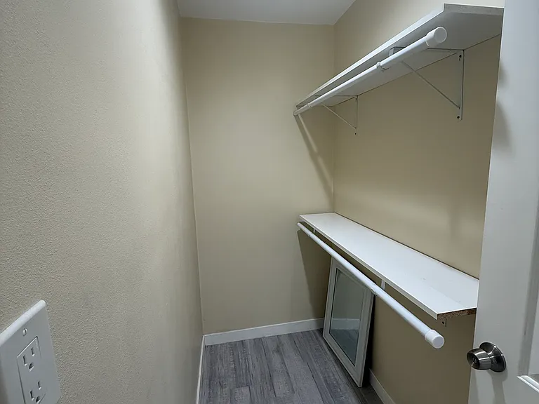 Walk in closet