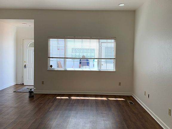 2nd image of 555 Broadway Ave APT 1