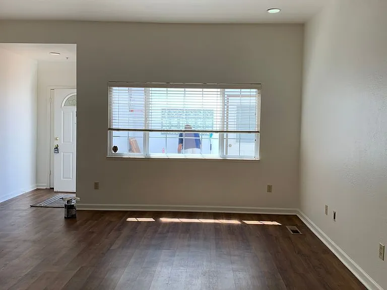 555 Broadway Ave — Photo 2
