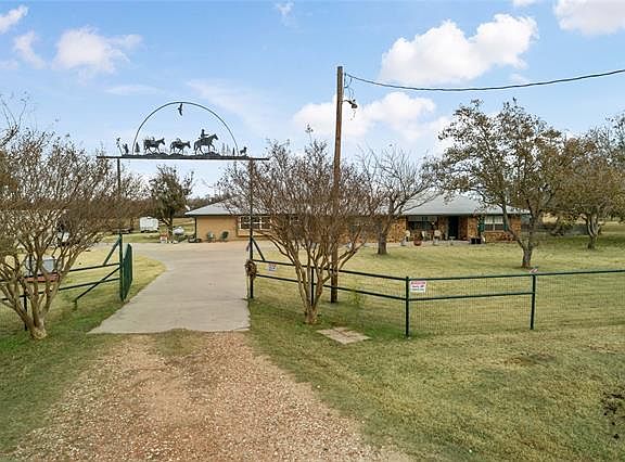 2nd image of 410 Vz County Road 3815