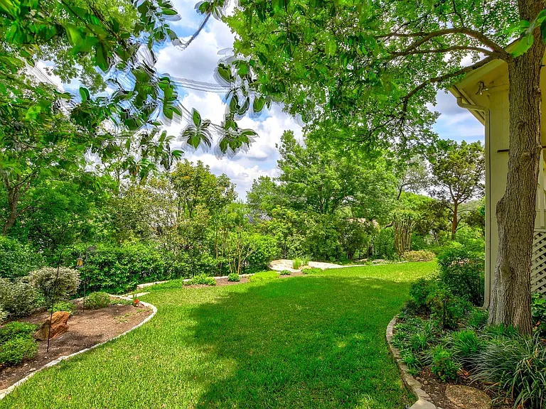 6200 Rain Creek Pkwy — Photo 31