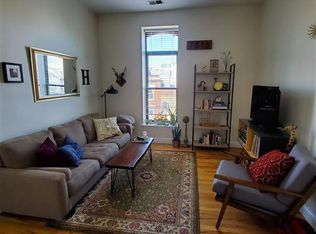 1761 W Division St APT 2R, Chicago, IL 60622