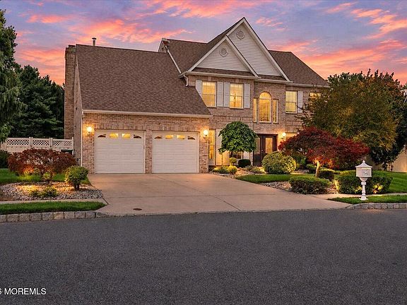 2nd image of 25 Paceview Drive