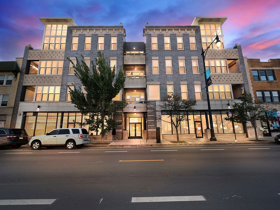 1st image of 3113 W Lawrence Ave APT A402