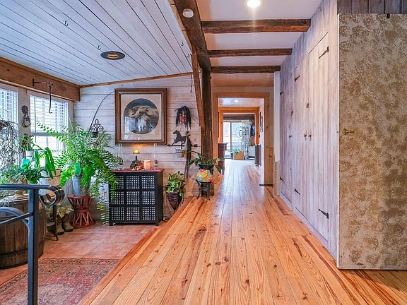 5th image of 335 North Street