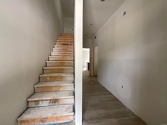 4th image of 413 & 415 Church St