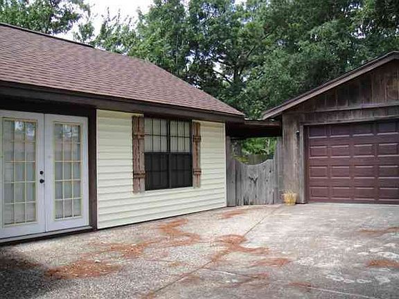 2nd image of 4225 32nd St