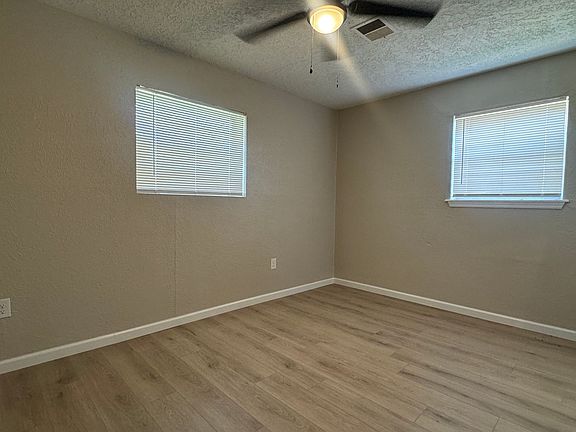 5th image of 2420 NW 41st St