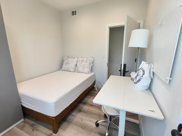 3020 S Normandie Ave, Los Angeles, CA