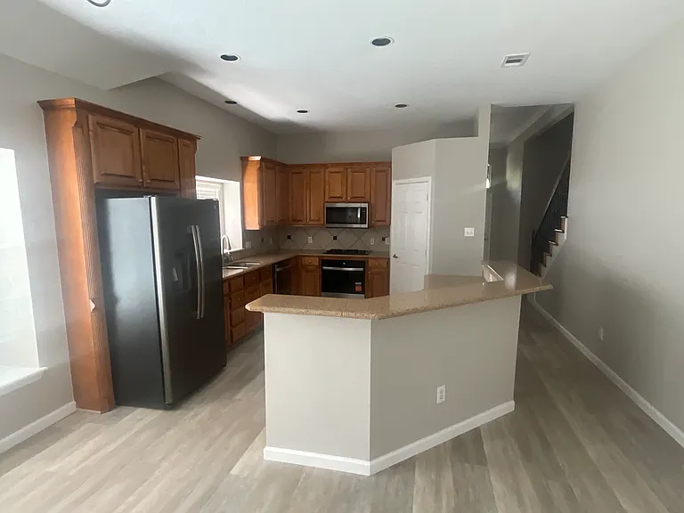 11535 Yoakum Dr — Photo 5