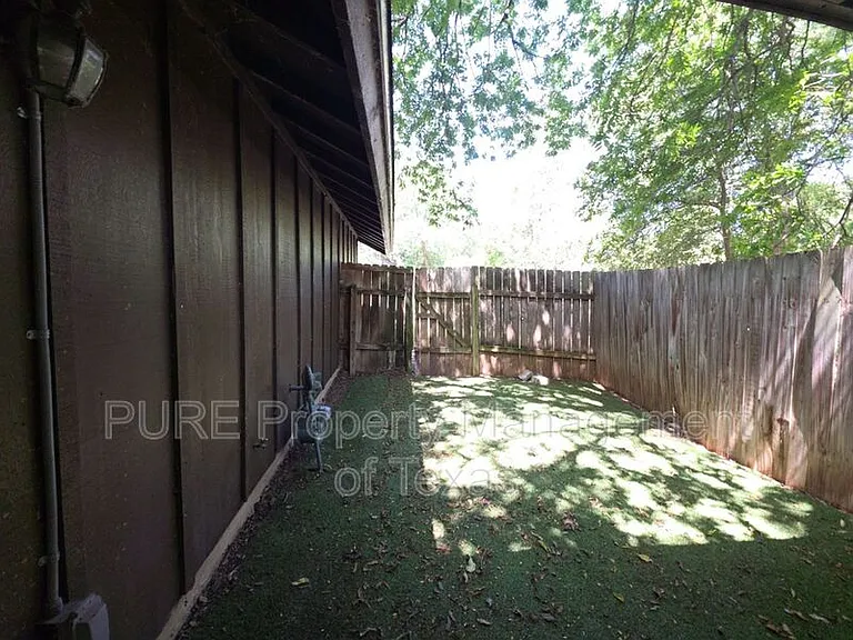 3000 Lakeside Dr — Photo 52