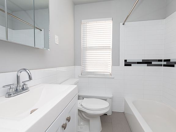 3rd image of 685 W Walnut Ln #4c7322ccc