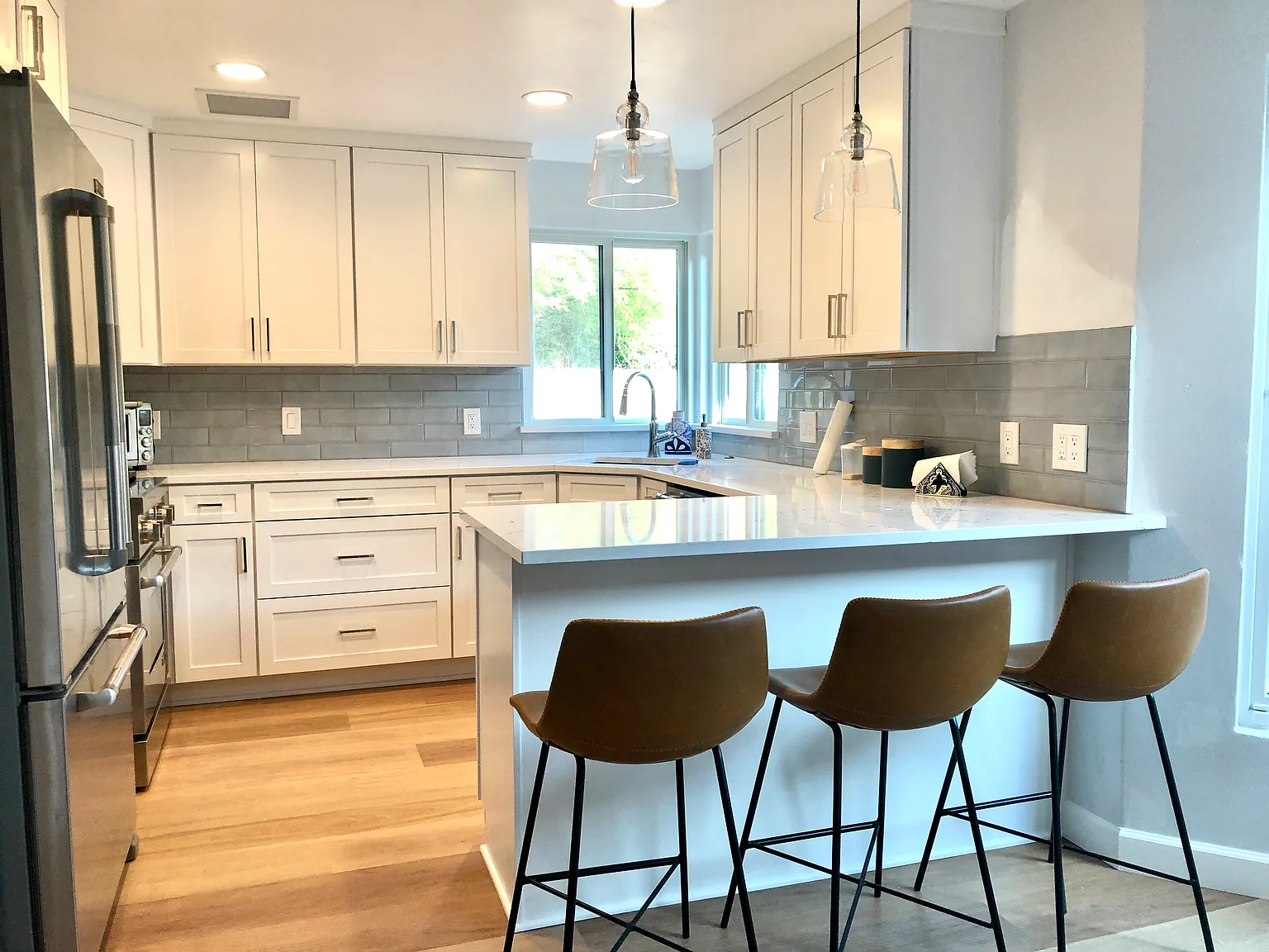 5 bed, 3400 sqft, $4,300 — Photo 4