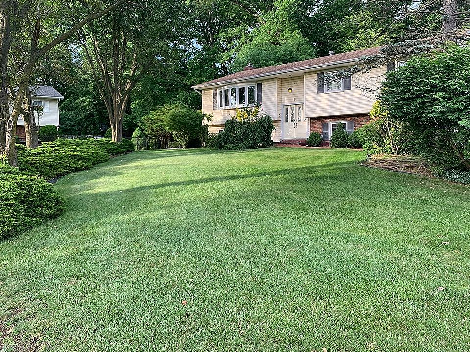 1st image of 6 Hollis Ct