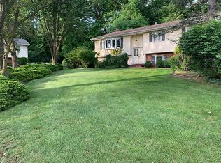 6 Hollis Ct, Bardonia, NY 10954