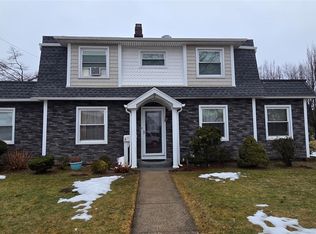 2 Sportsmans Avenue, Freeport, NY