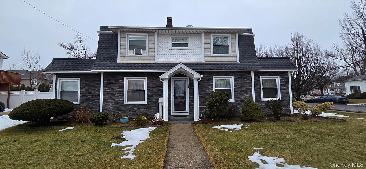 2 Sportsmans Avenue photo 1