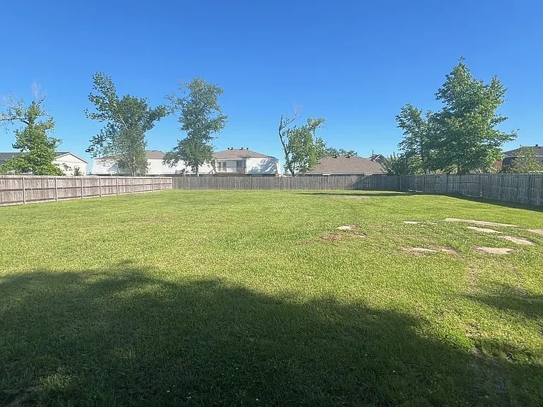 1002 Holly St — Photo 18