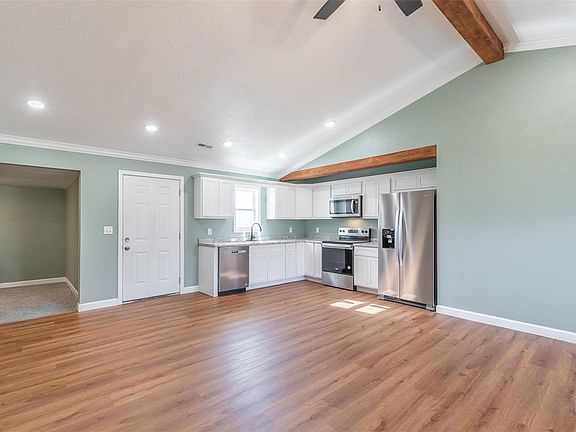 2nd image of 924 Ivadene Dr