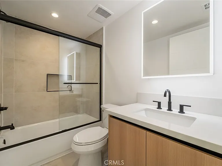 7510 Sepulveda Blvd #304 — Photo 21