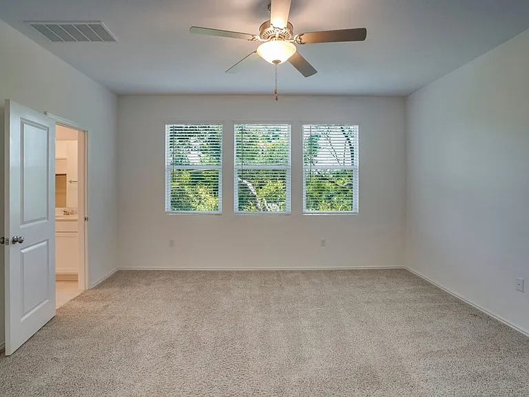 1109 Winnie Dr — Photo 10