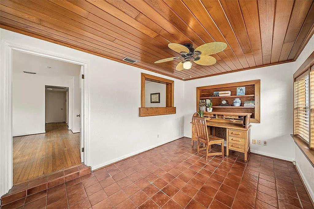 3 bed, 1721 sqft, $3,095 — Photo 3