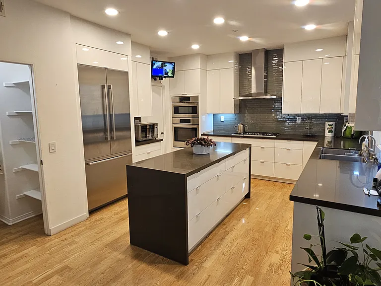 7317 Dunbarton Ave — Photo 8