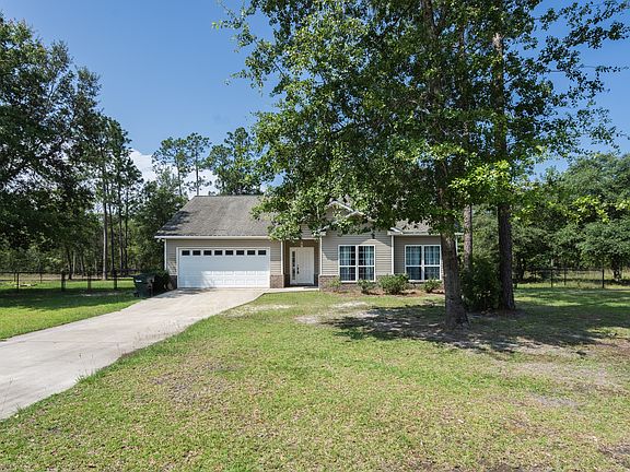 2nd image of 11 Taylor Creek Vlg NE