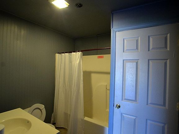 5th image of 205 Clarksville Ln