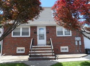 725 1st St #2, Secaucus, NJ 07094