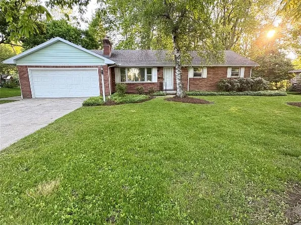 3322 Patio Dr, Erie, PA 16506