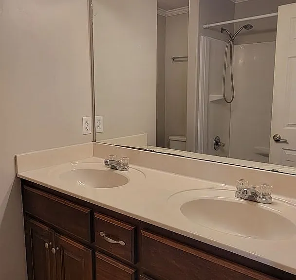 134 Liverpool Cv — Photo 12