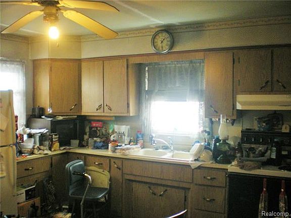 3rd image of 6858 Arcola St